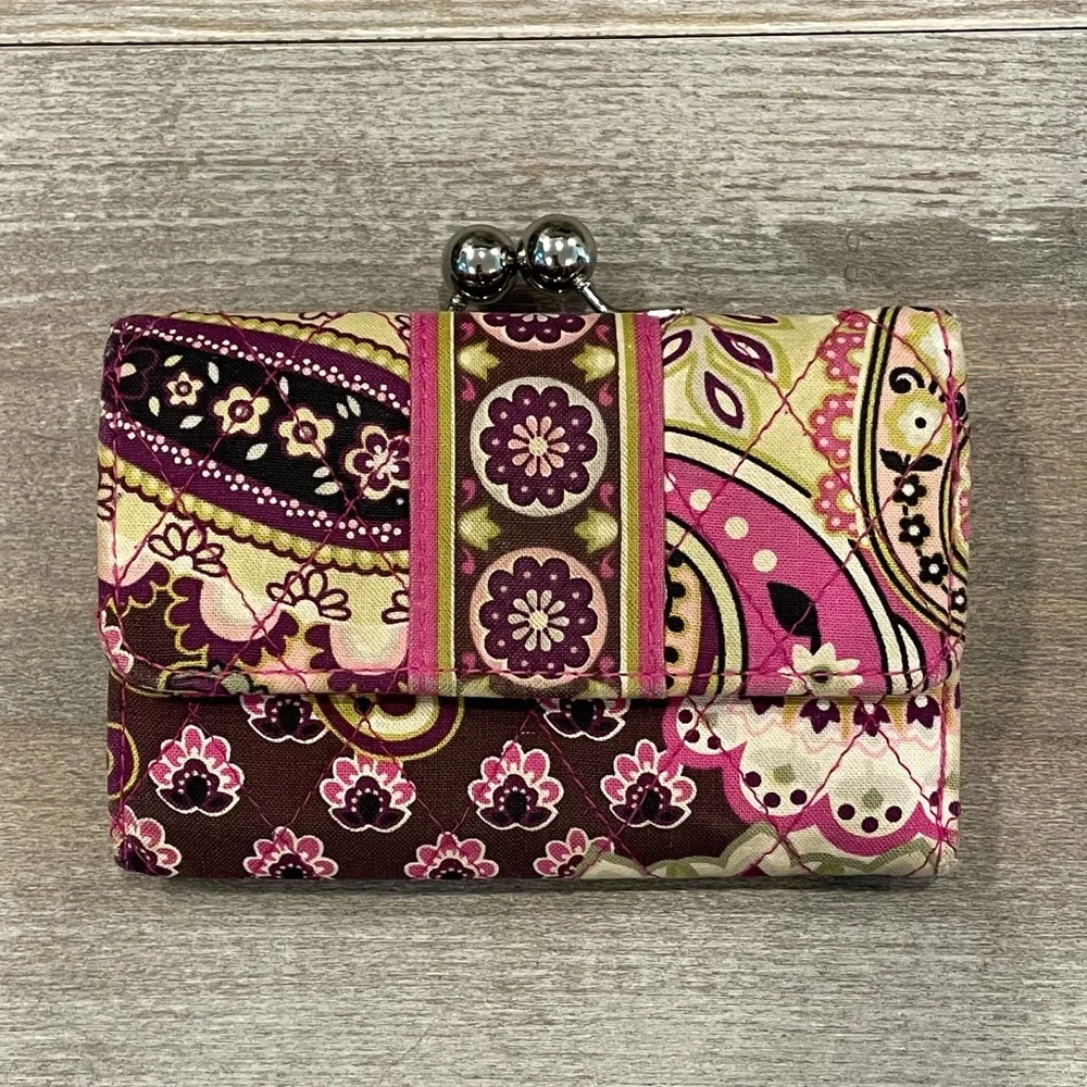 Vera Bradley wallet - Picture 1 of 9